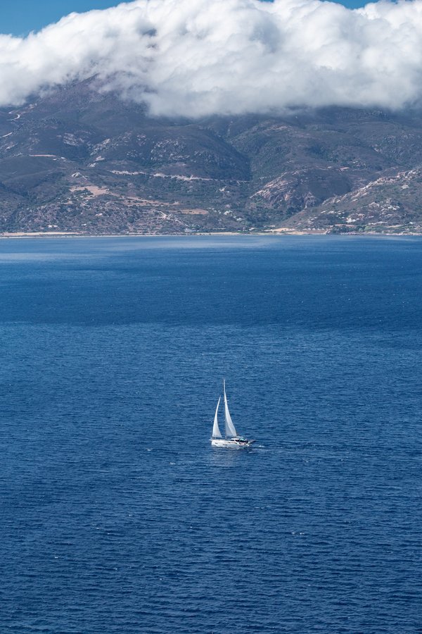 Suivre un stage de voile : un bon moyen de préparer une compétition ?